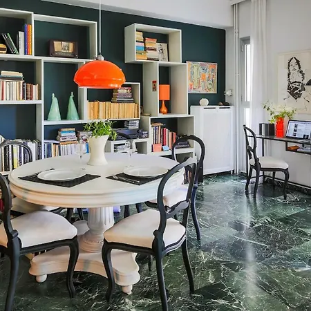 Magnificent Koukaki Flat -top Acropolis Location *